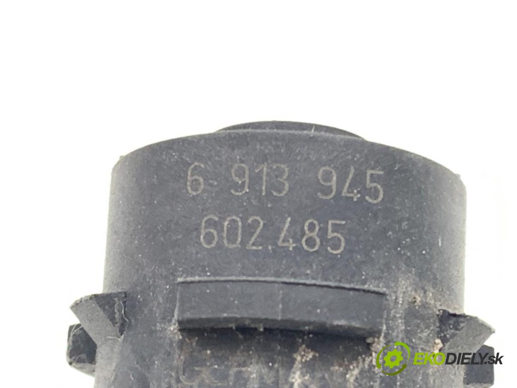 BMW E60 sedan 2004 160 kW 530 d 2993 snímač PDC 6913945