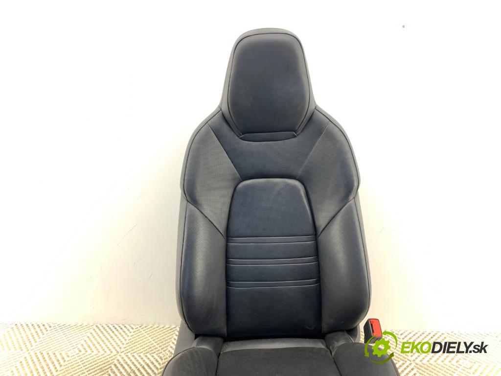 PORSCHE CAYENNE SUV 2017 250 kW 3.0 AWD (9YAAA1) 2995 Sedadlo pravy predný