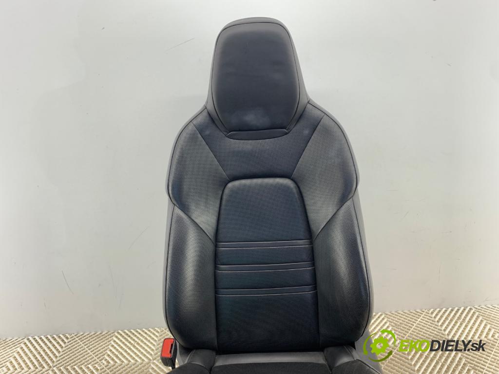 PORSCHE CAYENNE SUV 2017 250 kW 3.0 AWD (9YAAA1) 2995 Sedadlo ľavy predný