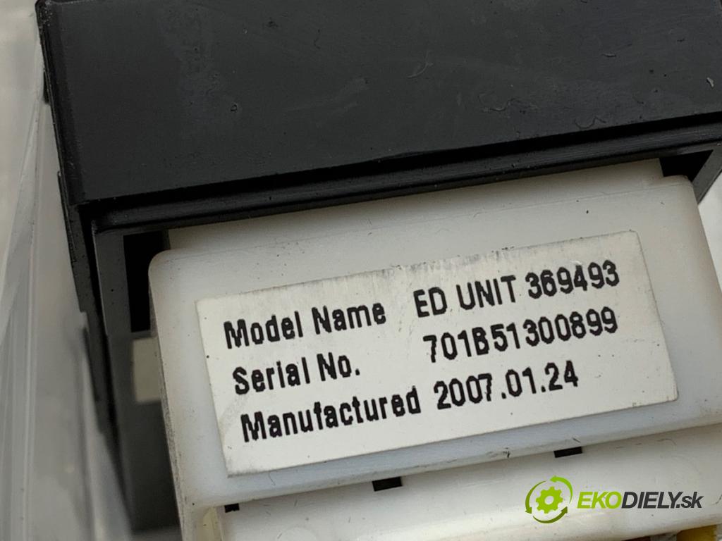 KIA CEED Kombi 2007 66 kW 1.6 CRDi 90 1582 přepínač oken  (Páčky pod volantem)