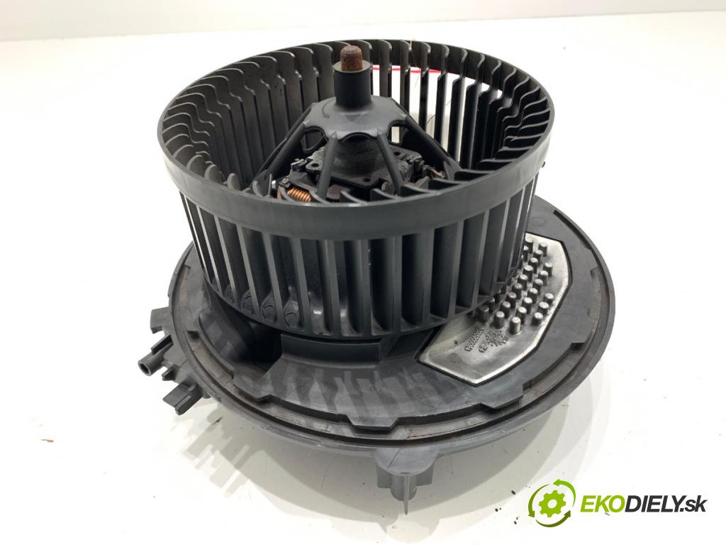 VW GOLF VII liftback 2014 77 kW 1.6 TDI 1598 ventilátor kúrenia 5Q0907521E