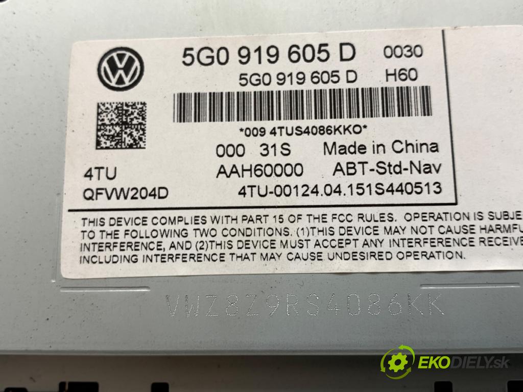 VW GOLF VII liftback 2014 77 kW 1.6 TDI 1598 RADIO 5G0919605D (Audio zařízení)