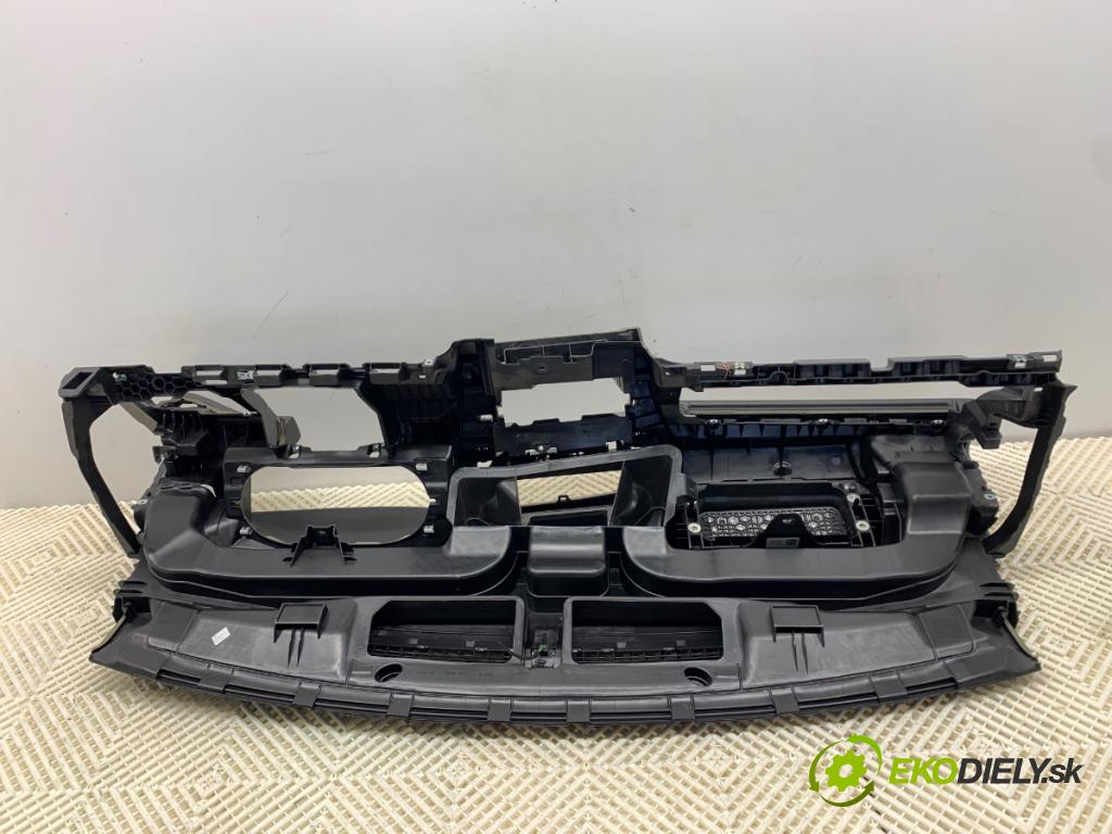 VW GOLF VII liftback 2014 77 kW 1.6 TDI 1598 Palubná doska (Palubná doska)