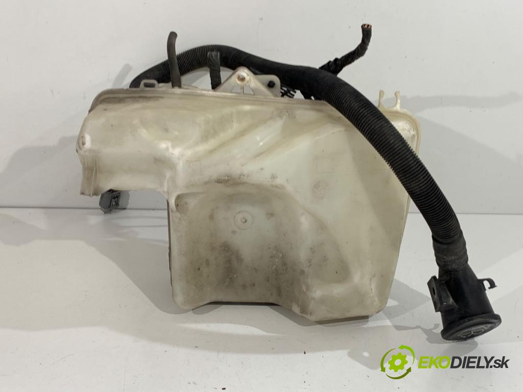 BMW E60 sedan 2004 160 kW 530 d 2993 nádržka ostřikovačů 7055349