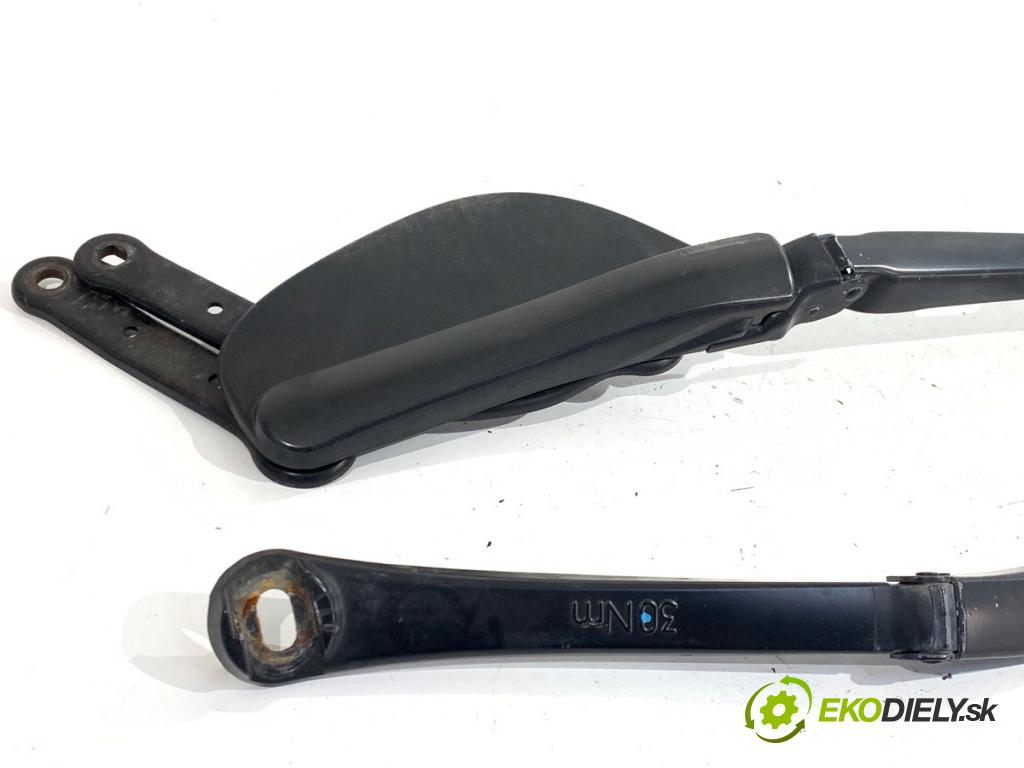 BMW E60 sedan 2004 160 kW 530 d 2993 Rameno stierače predný 7035103