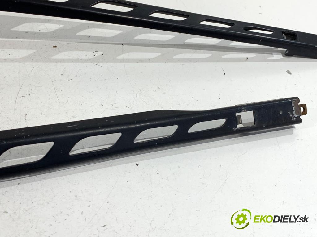 BMW E60 sedan 2004 160 kW 530 d 2993 Rameno stierače predný 7035103