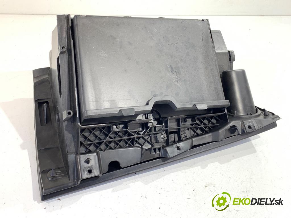 FIAT GRANDE PUNTO liftback 2015 55 kW 1.3 D Multijet 1248 přihrádka kastlík spolujezdce 735485660 (Přihrádka (kastlík))