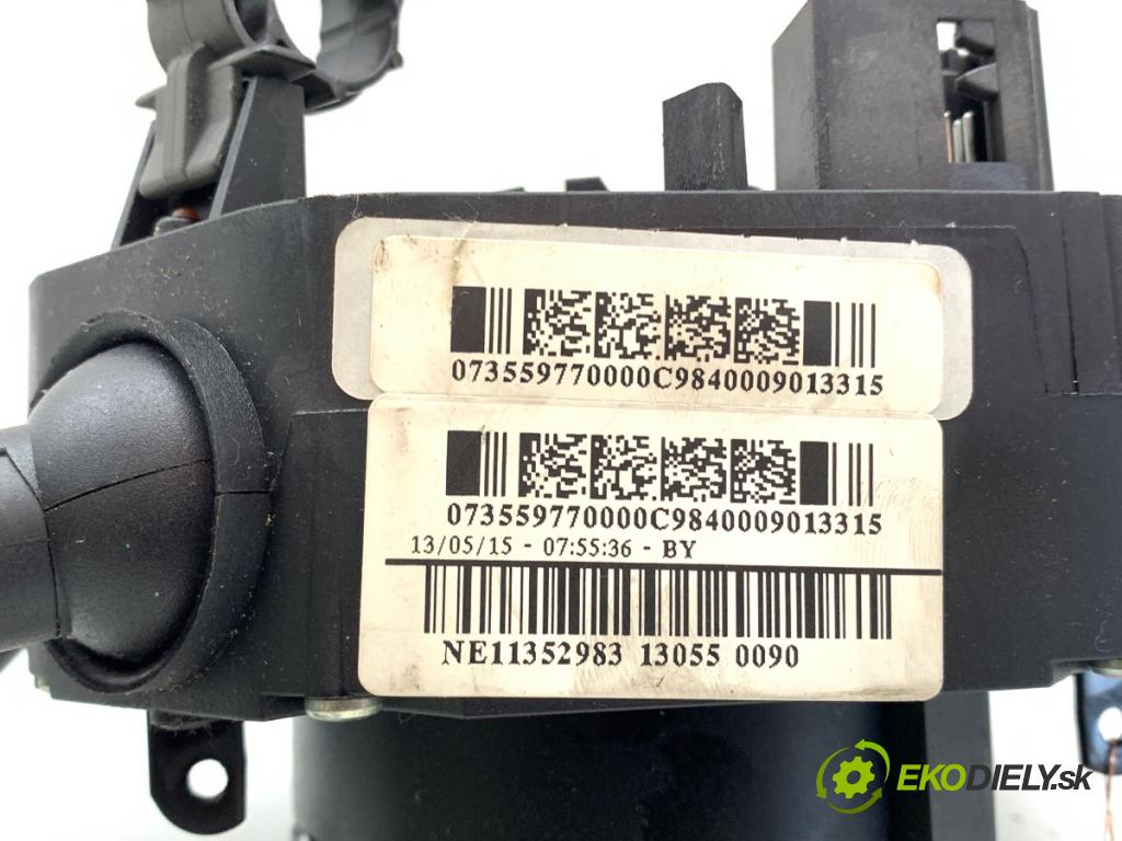 FIAT GRANDE PUNTO liftback 2015 55 kW 1.3 D Multijet 1248 přepínač kombinovaný 073559770000 (Páčky pod volantem)