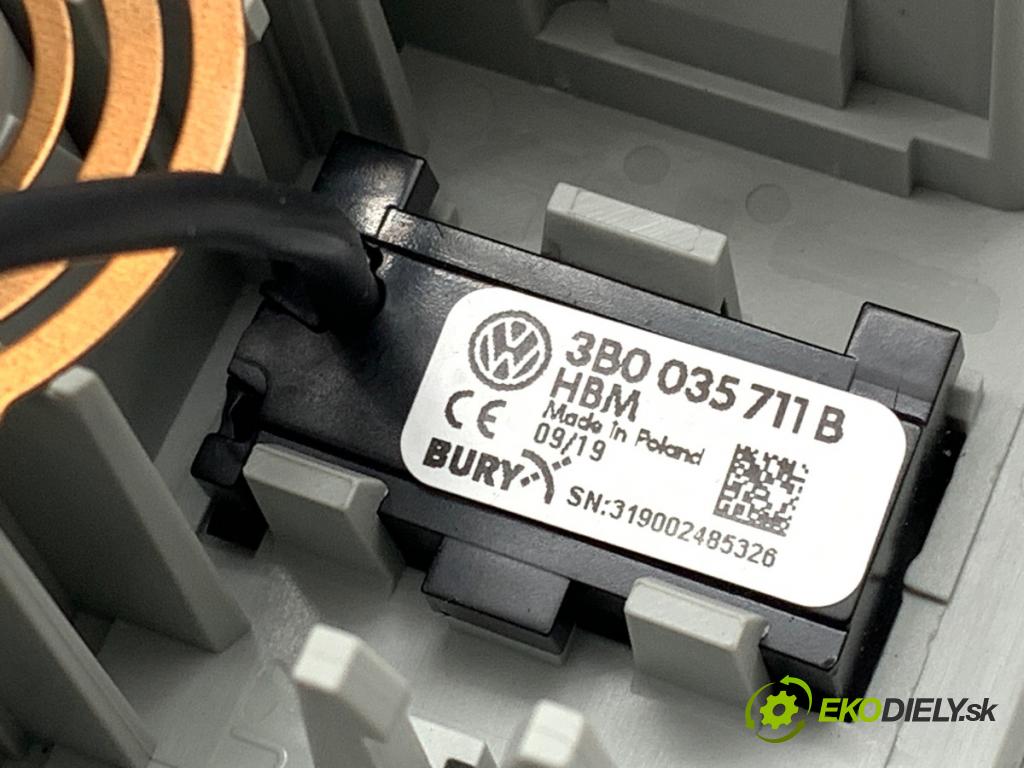 SKODA FABIA III liftback 2019 55 kW 1.0 999 Svetlo stropné 3B0947105C