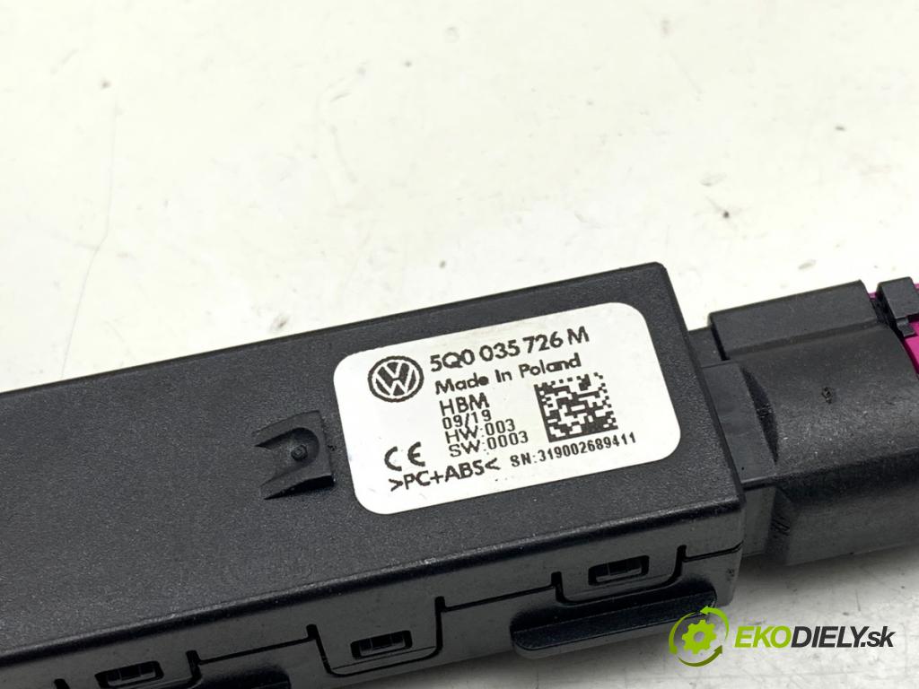 SKODA FABIA III liftback 2019 55 kW 1.0 999 HNÍZDO: USB 5Q0035726M