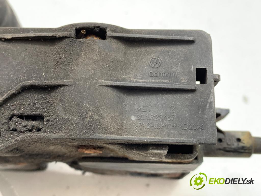 VW PASSAT B7 Kombi 2012 125 kW 2.0 TDI 1968 zámok kapoty přední část 3C1823187