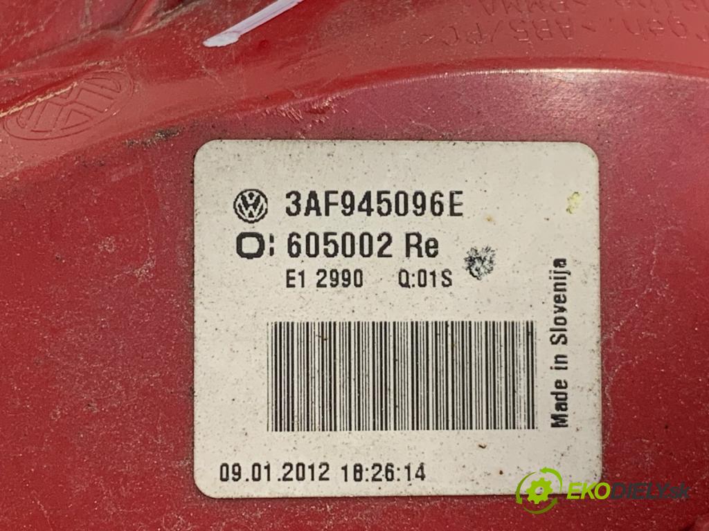 VW PASSAT B7 Kombi 2012 125 kW 2.0 TDI 1968 světlo pravý zadní část 3AF945096E