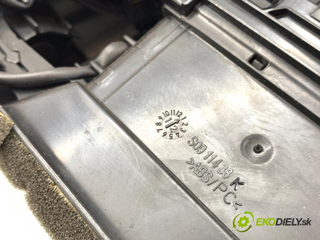 VW PASSAT B7 Kombi 2012 125 kW 2.0 TDI 1968 Mriežky kúrenia predný 3AB819728A