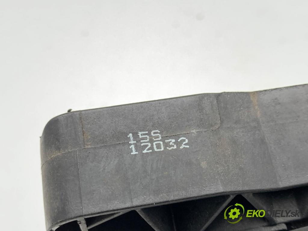 VW PASSAT B7 Kombi 2012 125 kW 2.0 TDI 1968 Kľučka vonkajšia ľavy predný