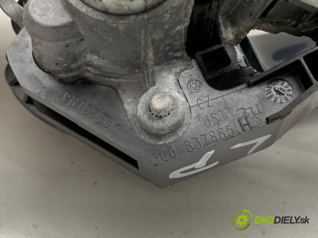 VW PASSAT B7 Kombi 2012 125 kW 2.0 TDI 1968 Kľučka vonkajšia ľavy predný