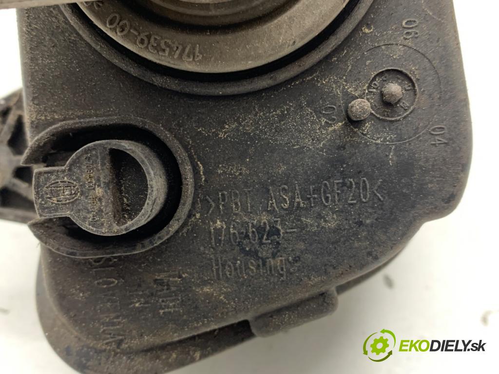 VW PASSAT B7 Kombi 2012 125 kW 2.0 TDI 1968 Hmlové svetlo, hmlovka pravy predný