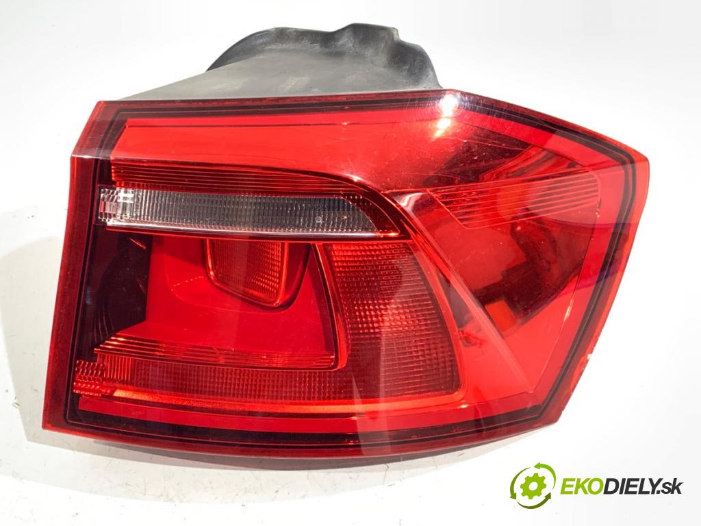 VW GOLF VII Kombi 2015 81 kW 1.6 TDI 1598 světlo pravý zadní část 510945096R