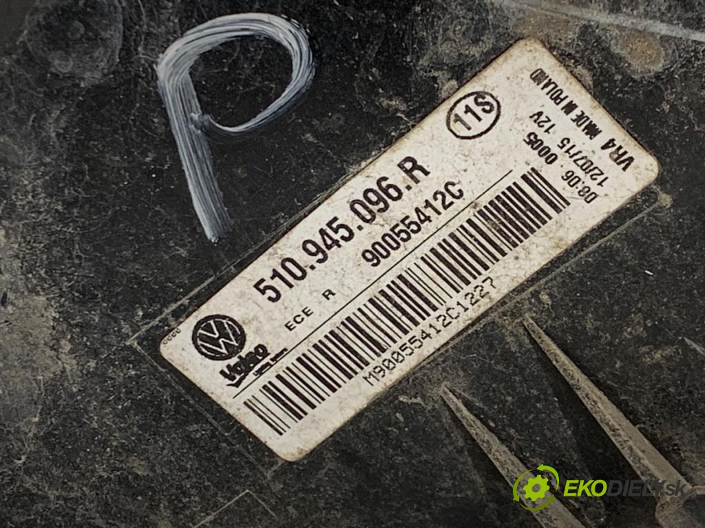 VW GOLF VII Kombi 2015 81 kW 1.6 TDI 1598 světlo pravý zadní část 510945096R