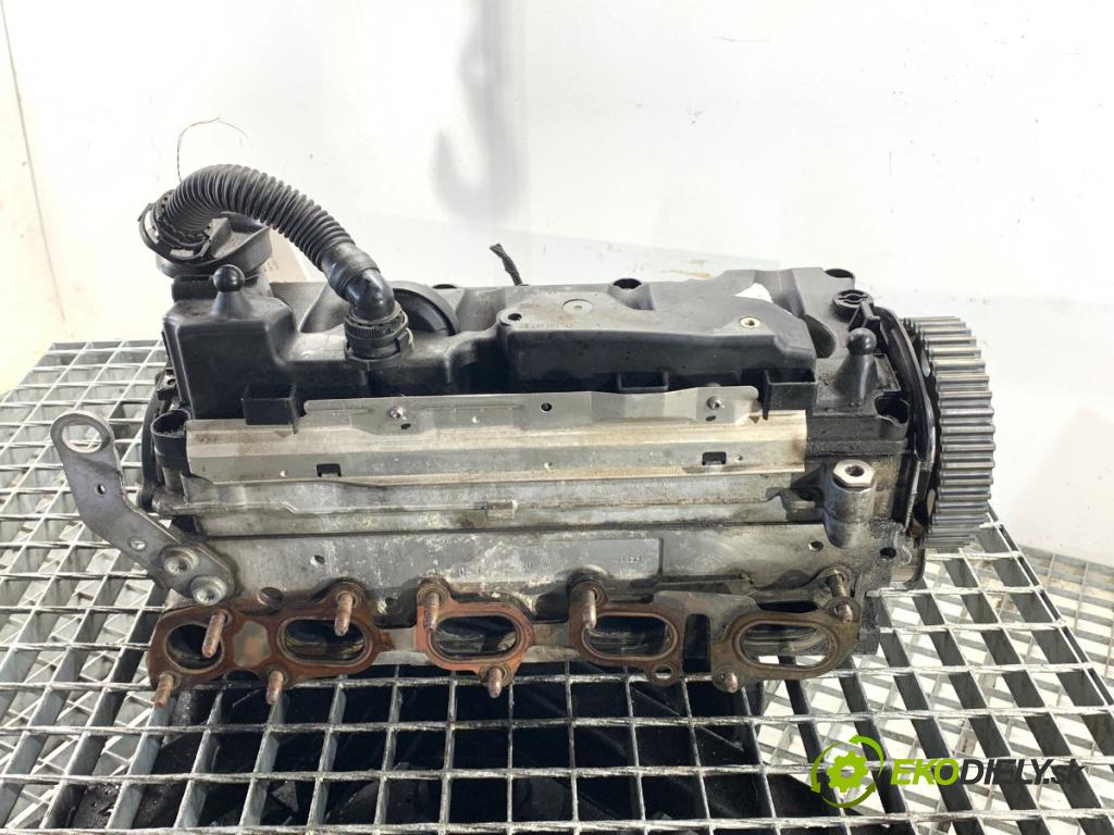 VW GOLF VII Kombi 2015 81 kW 1.6 TDI 1598 hlava válců 04L103292F (Hlava válců)