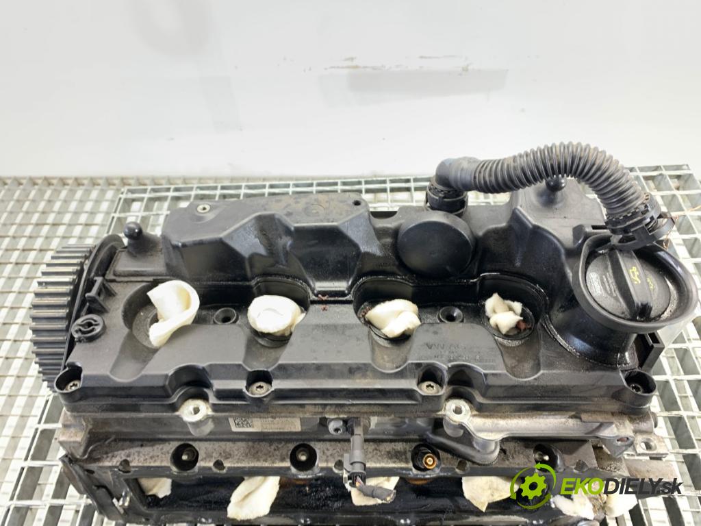 VW GOLF VII Kombi 2015 81 kW 1.6 TDI 1598 hlava válců 04L103292F (Hlava válců)