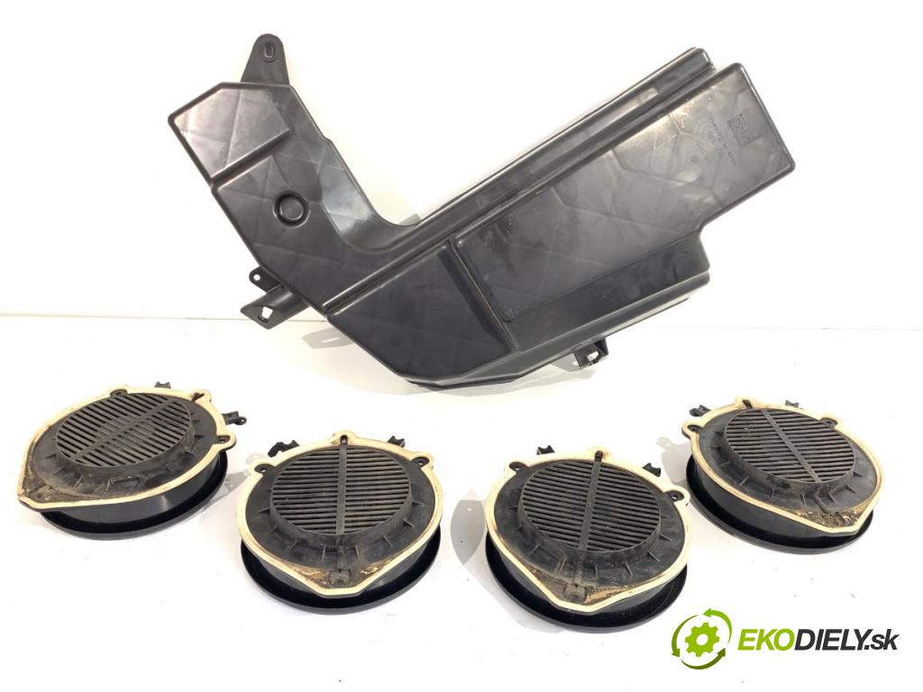 AUDI A4 B7 Kombi 2007 103 kW 2.0 TDI 1968 reproduktory 8E0035411