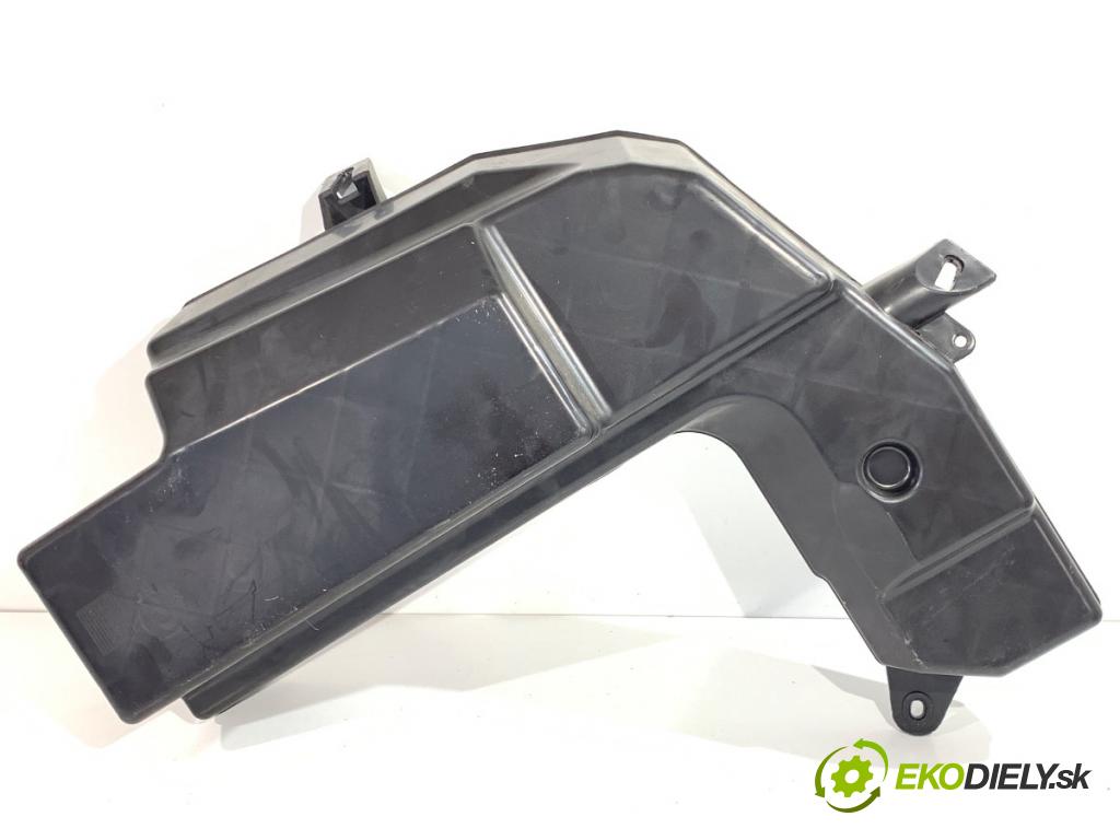 AUDI A4 B7 Kombi 2007 103 kW 2.0 TDI 1968 reproduktory 8E0035411
