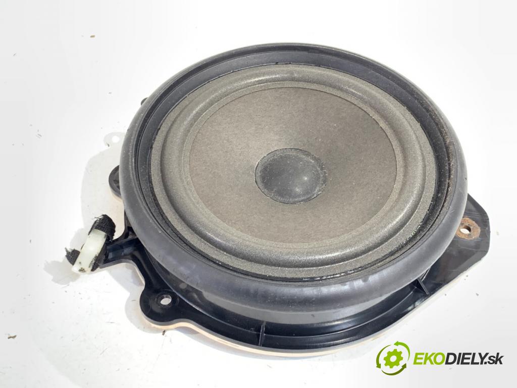 AUDI A4 B7 Kombi 2007 103 kW 2.0 TDI 1968 reproduktory 8E0035411