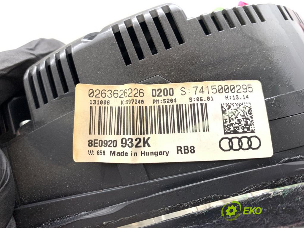 AUDI A4 B7 Kombi 2006 103 kW 2.0 TDI 1968 prístrojovka 8E0920932K (Přístrojová deska)