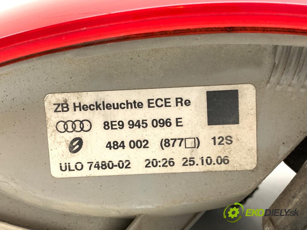 AUDI A4 B7 Kombi 2006 103 kW 2.0 TDI 1968 světlo pravý zadní část 8E9945096E