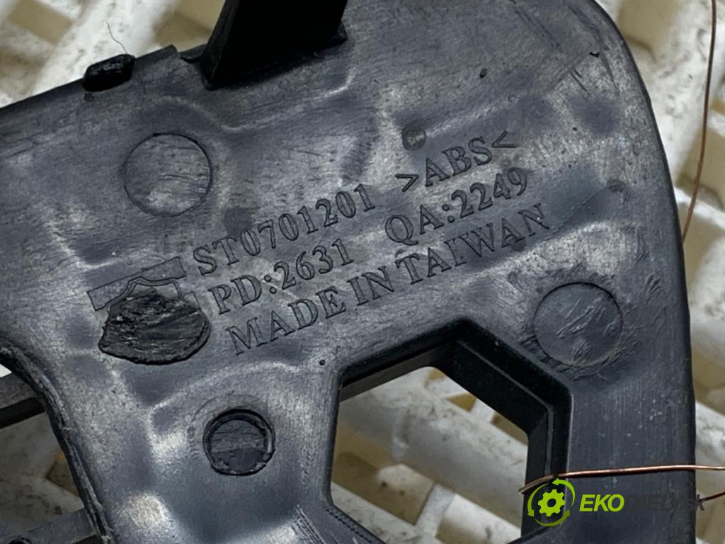 SEAT TOLEDO III nadwozie wielkoprzestrzenne (MPV) 2005 103 kW 2.0 TDI 1968 mří nárazníka přední část ST0701201 (Přední mřížka (maska chladiče))