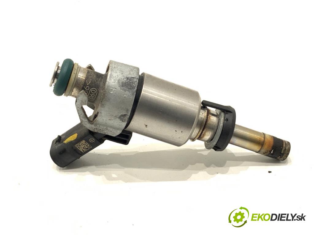 AUDI Q3 I SUV 2016 147 kW 2.0 TFSI quattro 1984 vstřikovač 06H906036P (Vstřikovač paliva)