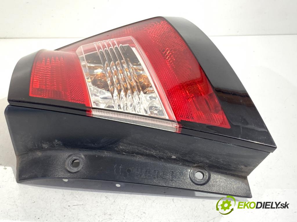 SKODA FABIA III liftback 2015 55 kW 1.0 999 Svetlo pravy zad 6V6945096