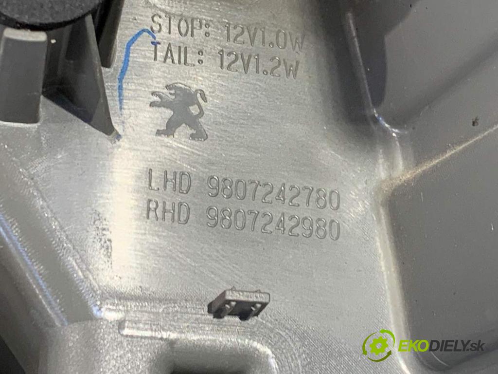 PEUGEOT 508 I sedan 2017 110 kW 2.0 BlueHDi 150 1997 světlo levý zadní část 9807242780A
