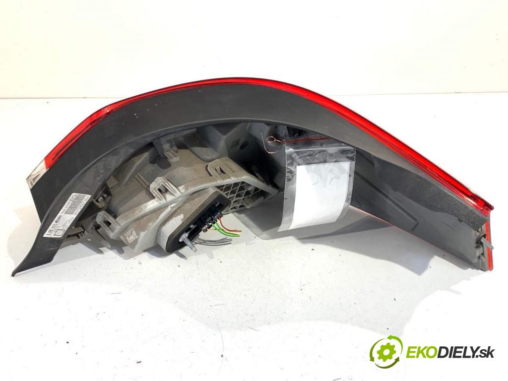 PEUGEOT 508 I sedan 2017 110 kW 2.0 BlueHDi 150 1997 světlo levý zadní část 9807242780A