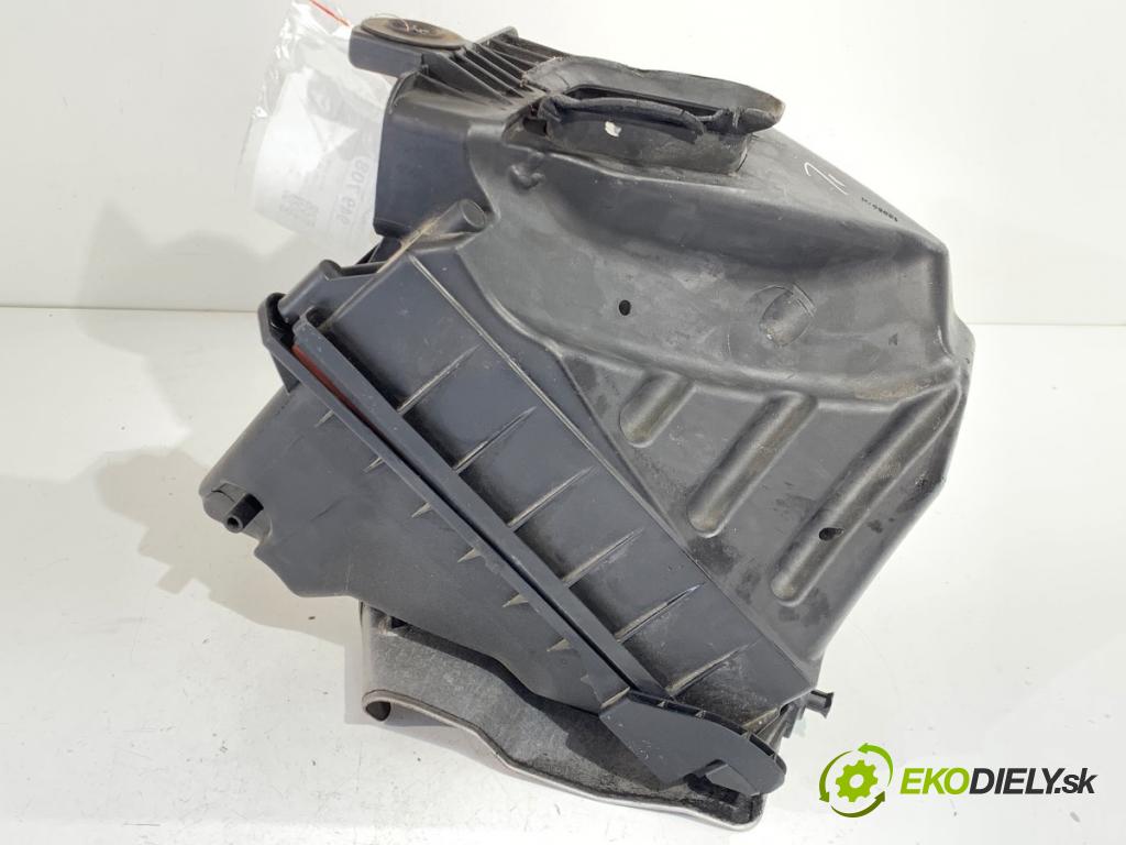 AUDI A4 B7 Kombi 2007 103 kW 2.0 TDI 1968 obal filtra vzduchu 03G133835B (Kryt vzduchového filtru)