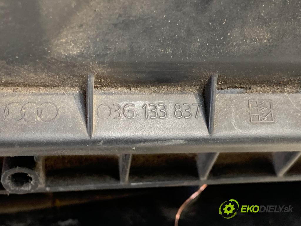 AUDI A4 B7 Kombi 2007 103 kW 2.0 TDI 1968 obal filtra vzduchu 03G133835B (Kryt vzduchového filtru)