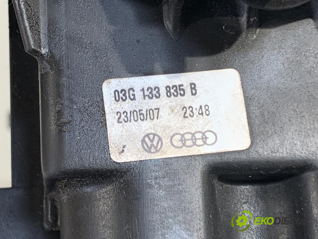 AUDI A4 B7 Kombi 2007 103 kW 2.0 TDI 1968 obal filtra vzduchu 03G133835B (Kryt vzduchového filtru)
