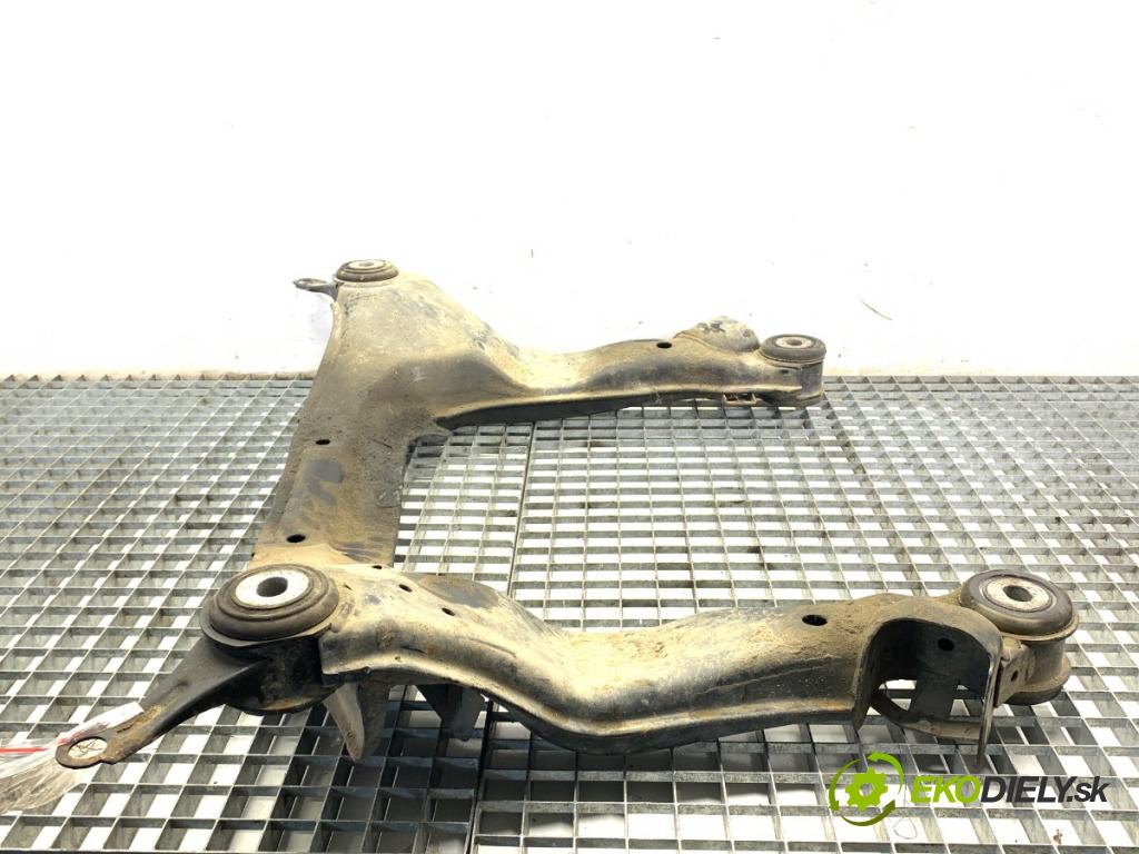AUDI A4 B7 Kombi 2007 103 kW 2.0 TDI 1968 výztuha pod motor 8E0399313BD (Přední výztuha)