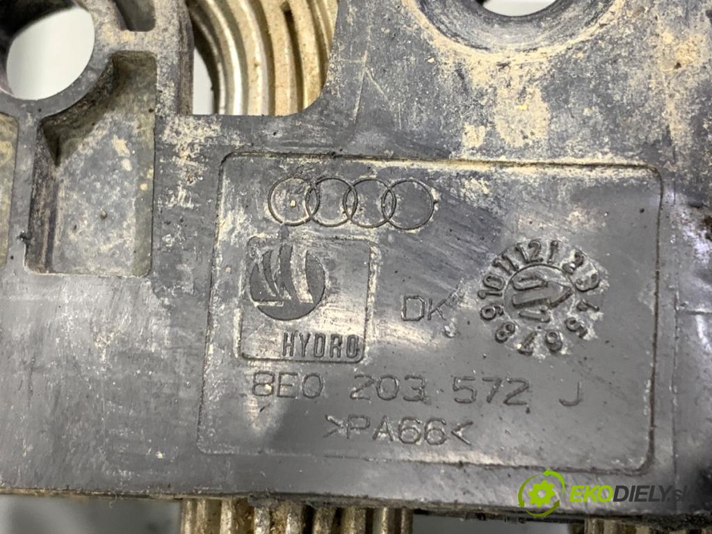 AUDI A4 B7 Kombi 2007 103 kW 2.0 TDI 1968 chladič paliva 8E0203572J