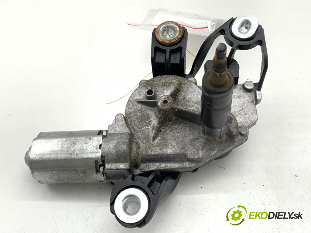 VW GOLF V liftback 2004 66 kW 1.4 FSI 1390 motor stěračů zadní část 1K6955711B