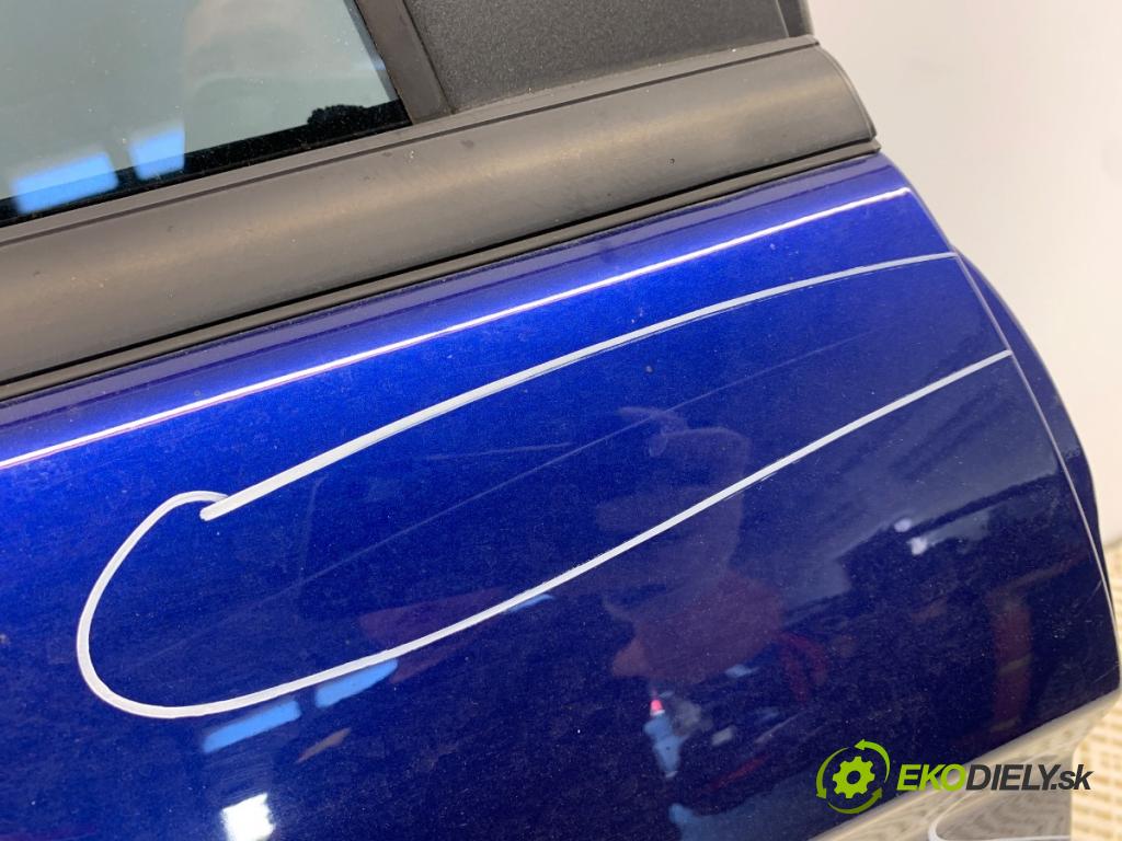 FORD FIESTA MK7 liftback 2015 60 kW 1.25 1242 dveře pravý zadní část 2D