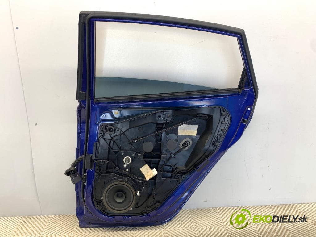 FORD FIESTA MK7 liftback 2015 60 kW 1.25 1242 dveře pravý zadní část 2D
