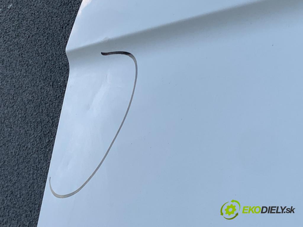 MERCEDES-BENZ eSPRINTER Skrzynia Skrzynia 2021 85 kW Electric (910.633)  Dvere pravé  (Kľučka dverí ostatné)