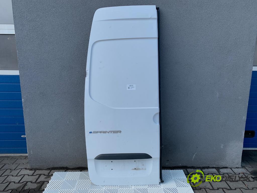 MERCEDES-BENZ eSPRINTER Skrzynia Skrzynia 2021 85 kW Electric (910.633)  Dvere ľave  (Kľučka dverí ostatné)