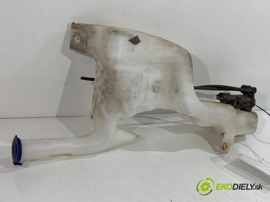 FORD FIESTA MK7 liftback 2013 55 kW 1.5 TDCi 1499 nádržka ostřikovačů 8A61-17B613-AF