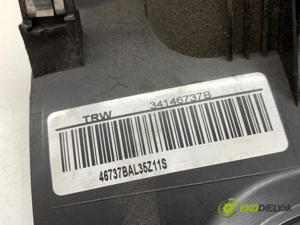FORD FIESTA MK7 liftback 2013 55 kW 1.5 TDCi 1499 AirBag koleno: 8A61-A045J76-BG