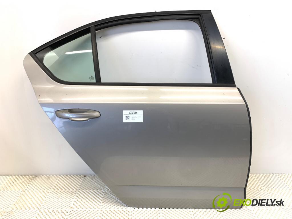 SKODA OCTAVIA III liftback 2018 110 kW 1.4 TSI 1395 Dvere pravy zad 