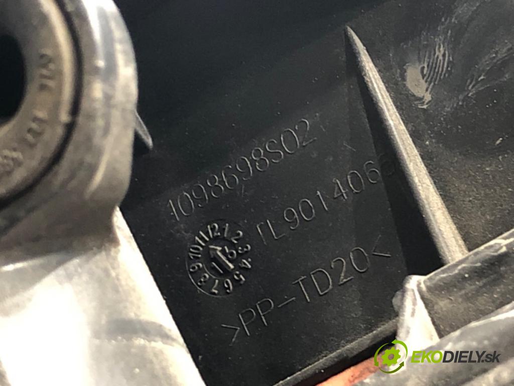 SKODA FABIA III liftback 2016 66 kW 1.2 TSI 1197 obal filtra vzduchu 04E129611H (Kryt vzduchového filtru)