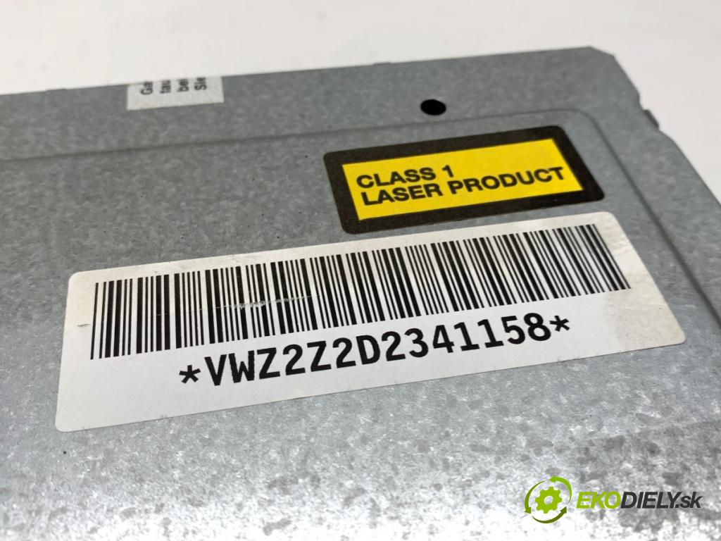 VW GOLF V liftback 2004 66 kW 1.4 FSI 1390 RADIO  (Audio zariadenie)