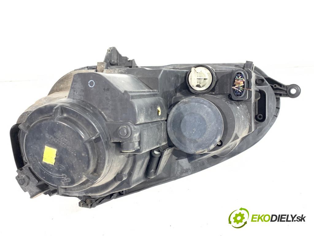VW GOLF V liftback 2004 66 kW 1.4 FSI 1390 světlomet pravý přední část 1K6941006R